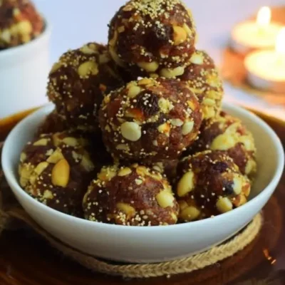DATES PEANUT LADDU