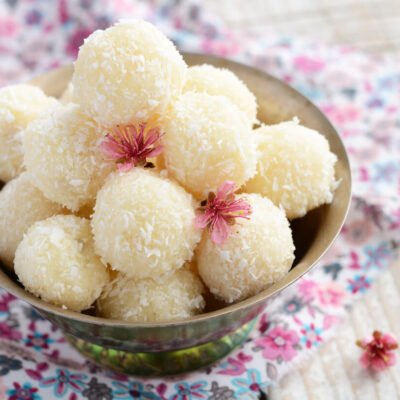 COCONUT LADDU